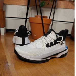 Under Armour Curry Basketball Shoes-Like New